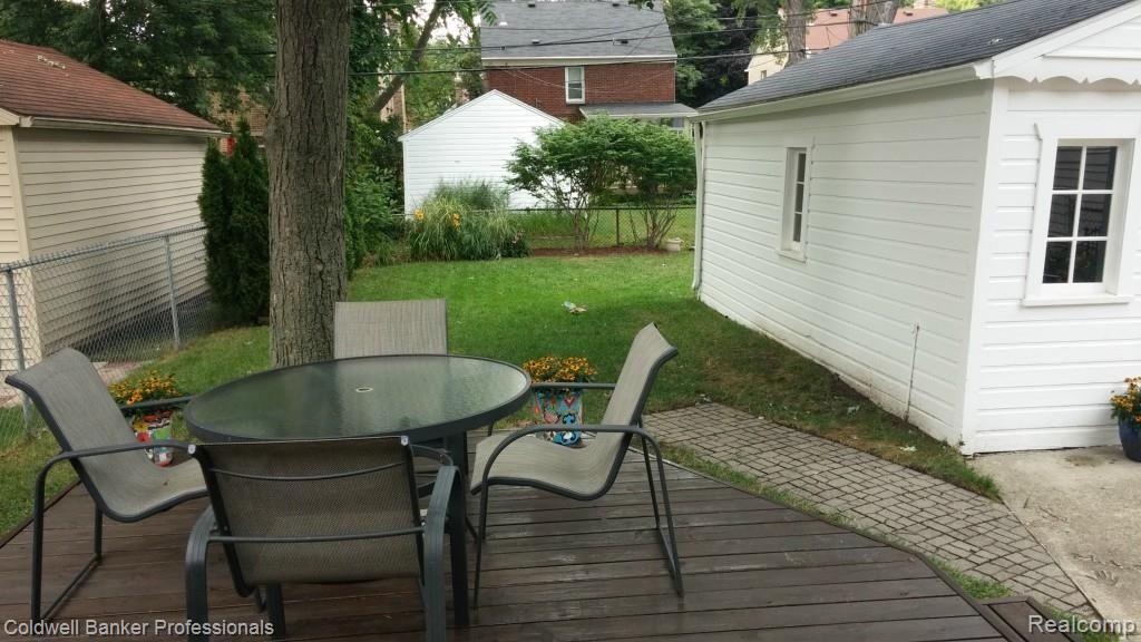 2902 Bamlet Road Royal Oak, MI 48073 - Photo 23 of 25 Bamlet Rear Yard from deck.jpg