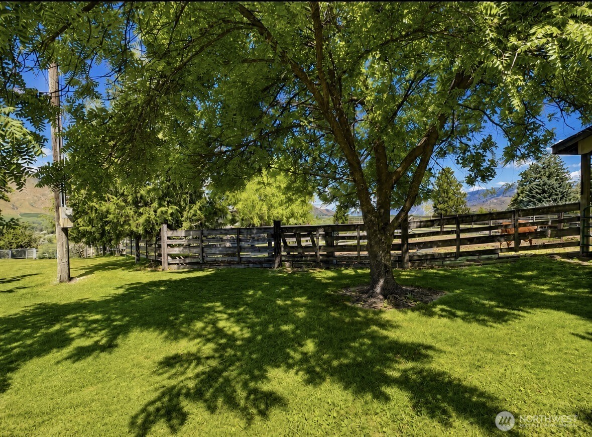 16 Mossy Rock Road Oroville, WA 98844 - Photo 11 of 40