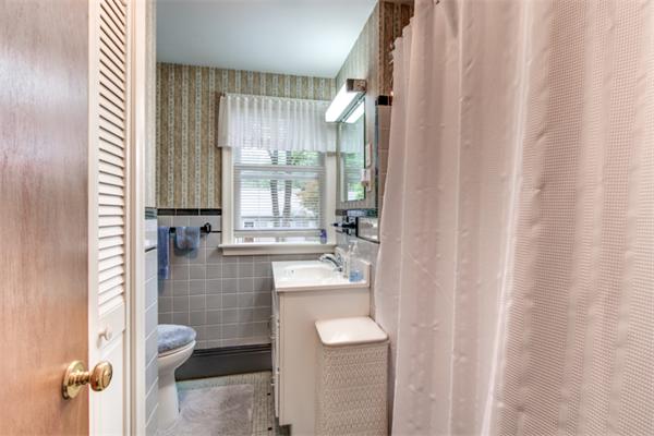 18 Spruce Road Reading, MA 01867 - Photo 24 of 28 Gallery Image 24