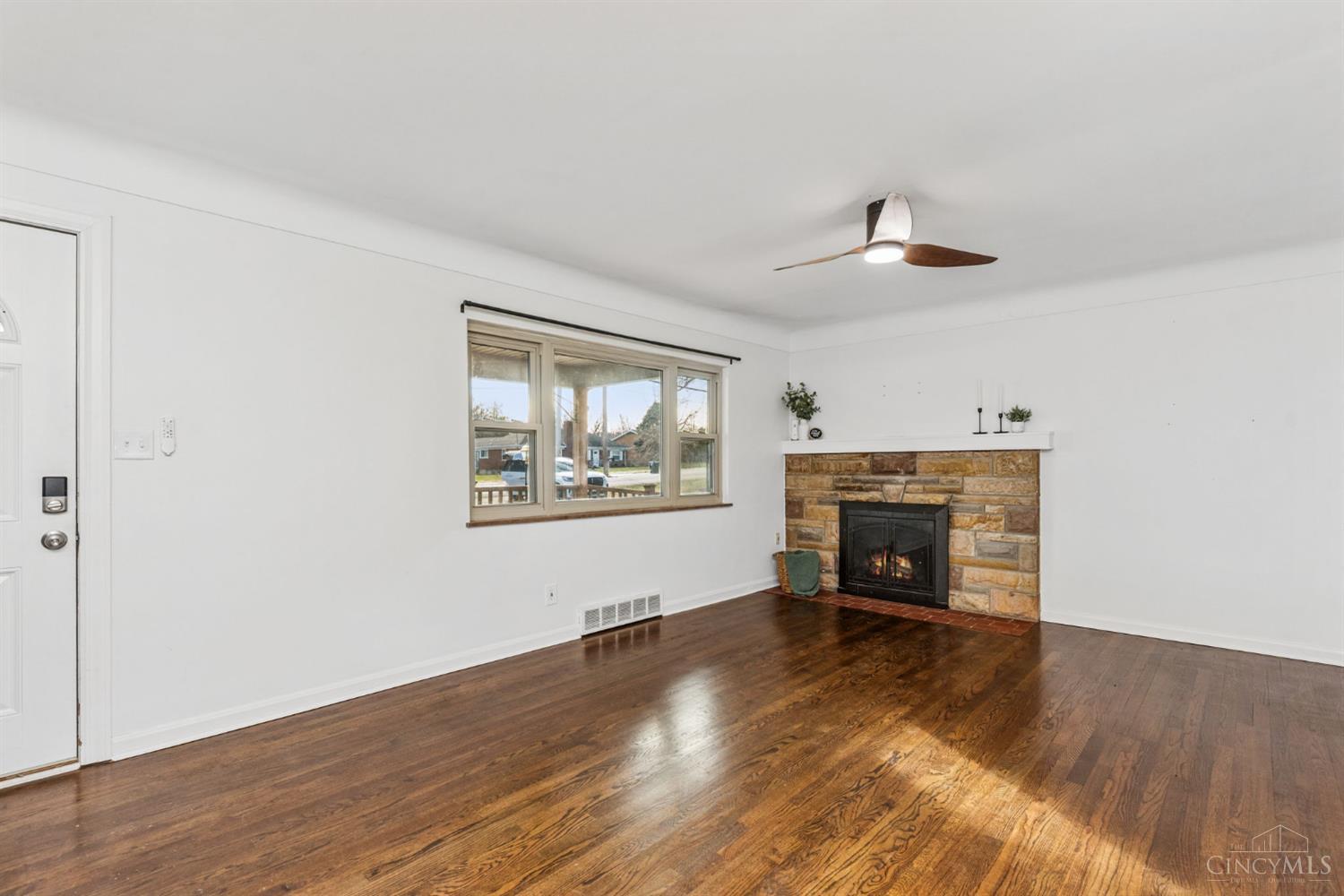 3494 Poole Road Cincinnati, OH 45251 - Photo 8 of 36 Gallery Image 8