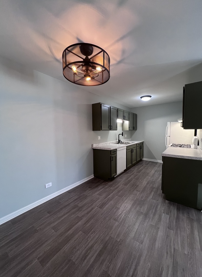 452 Park Ridge Lane, Unit D Aurora, IL 60504 - Photo 6 of 13 Gallery Image 6