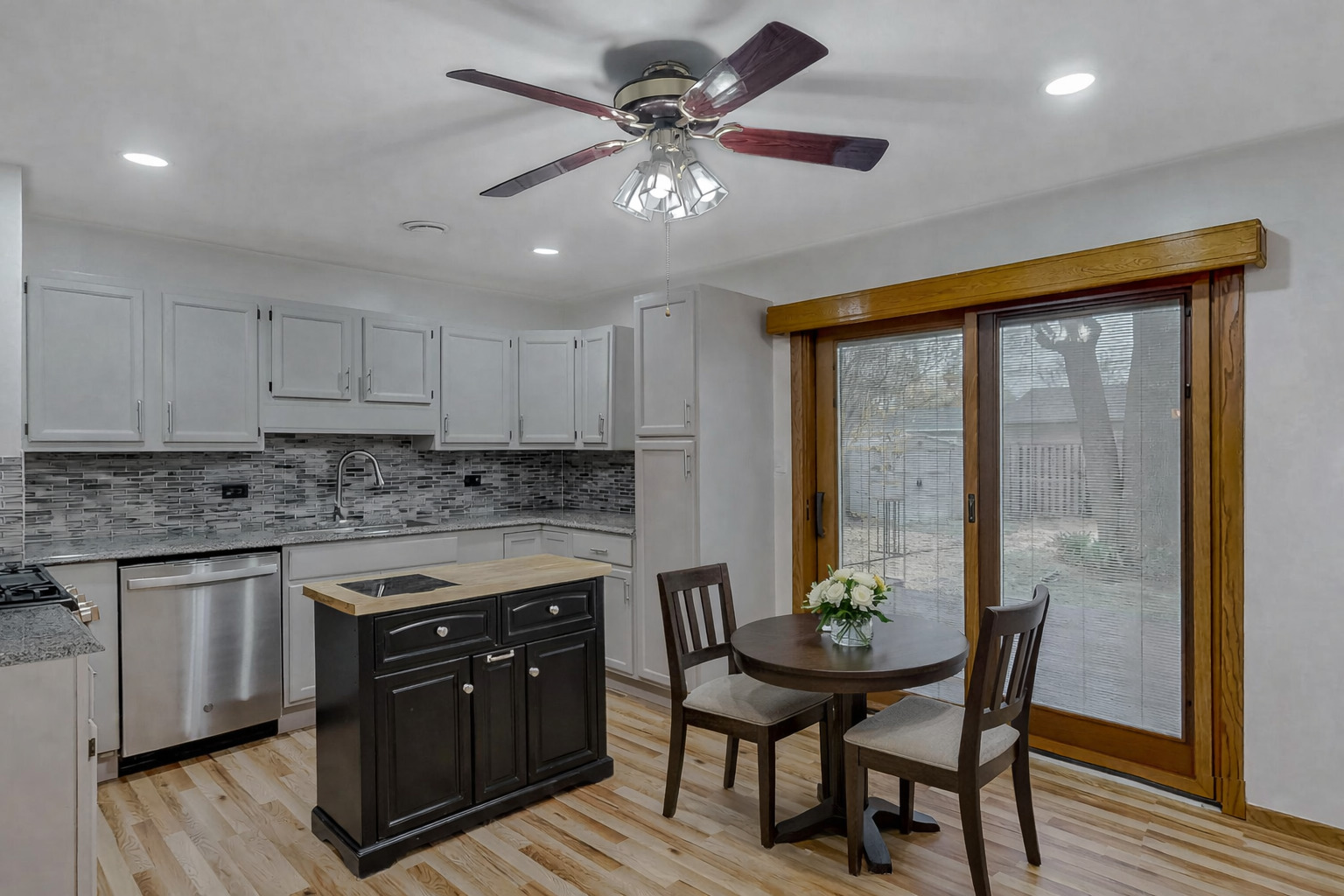 331 Fairfax Avenue Romeoville, IL 60446 - Photo 2 of 17
