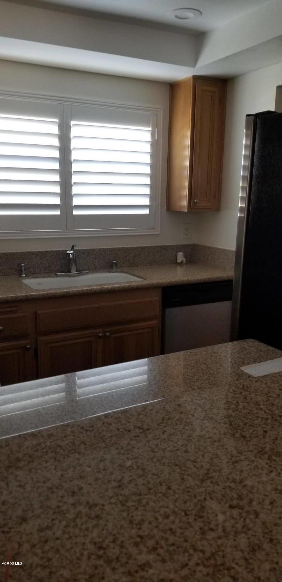 2731 Erringer Road, Unit 71 Simi Valley, CA 93065 - Photo 22 of 45 a bathroom with a window