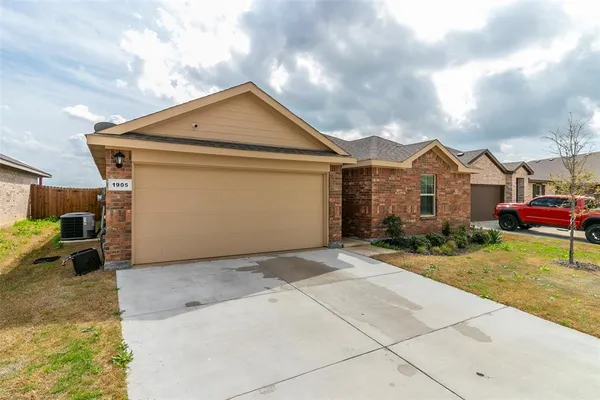 $299,000 | 1905 Skylar Lane, Cleburne, TX 76033