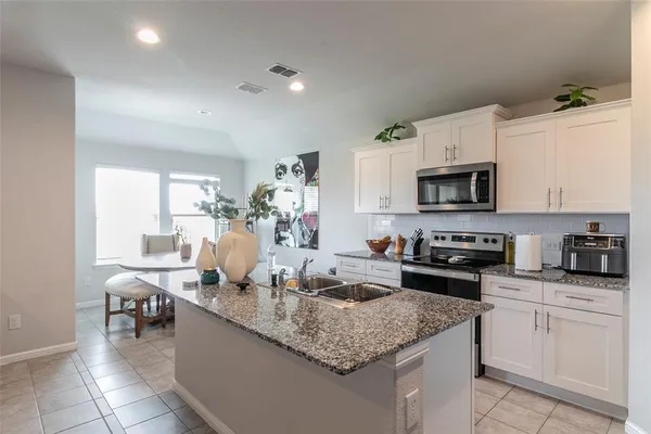 $299,000 | 1905 Skylar Lane, Cleburne, TX 76033