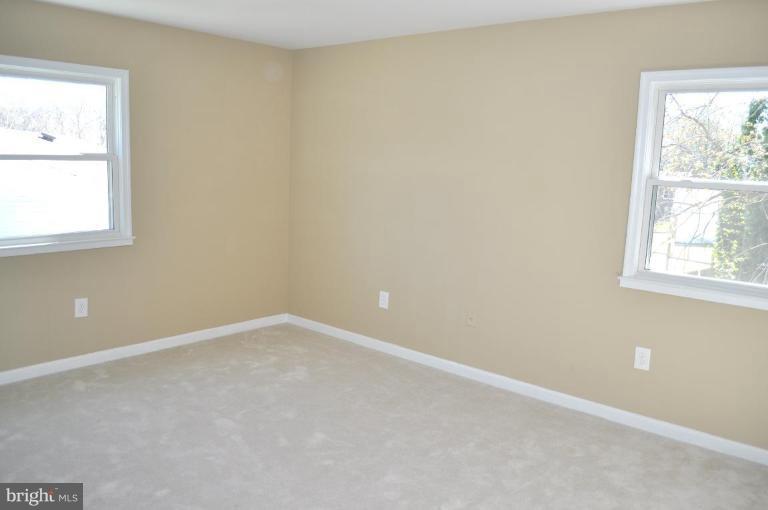 13248 Kurtz Road Woodbridge, VA 22193 - Photo 19 of 21 Master Bedroom