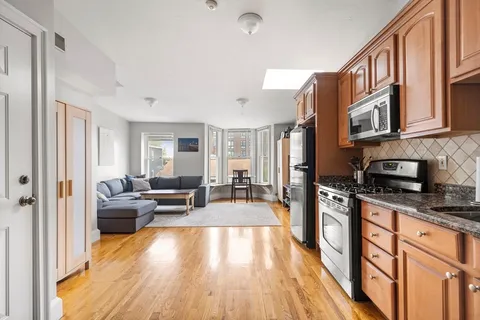 $520,000 | 288 West 3rd Street, Unit 3, Boston, MA 02127