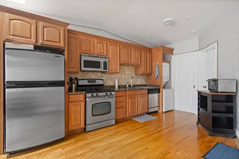 $520,000 | 288 West 3rd Street, Unit 3, Boston, MA 02127