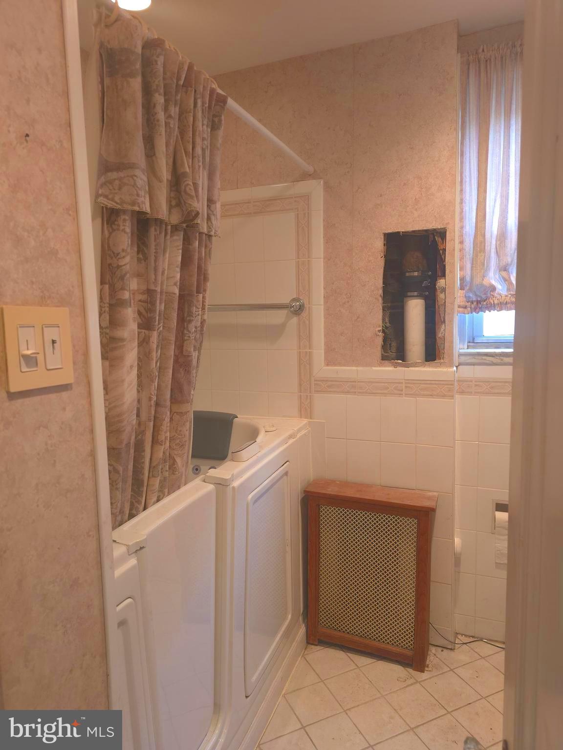 4428 Sherwood Road Philadelphia, PA 19131 - Photo 13 of 19