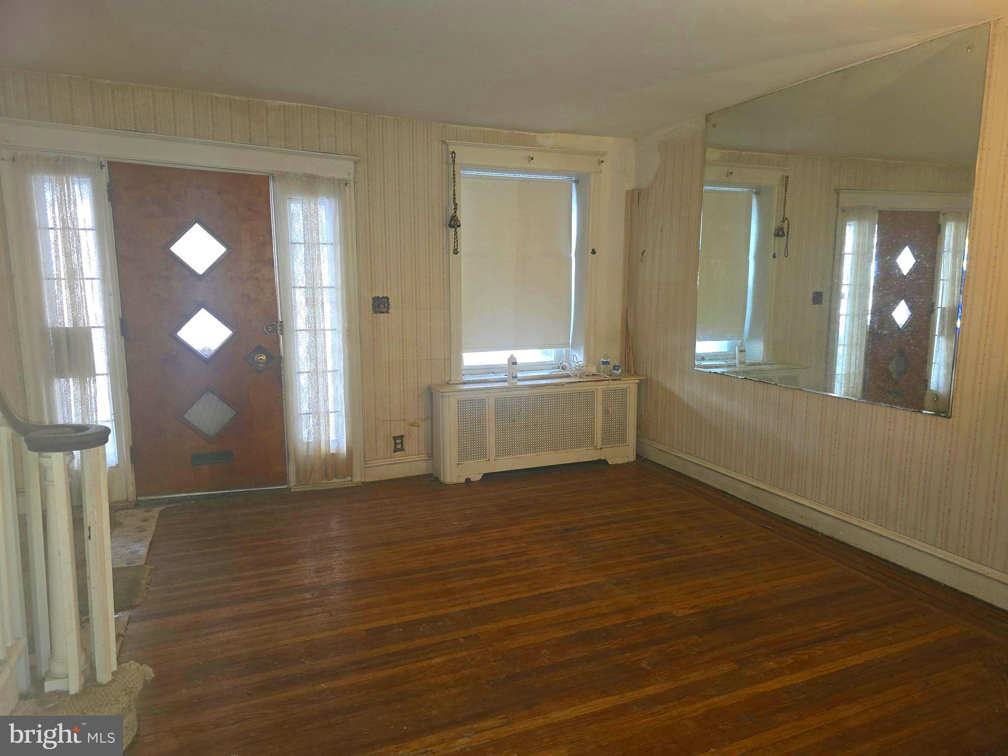 4428 Sherwood Road Philadelphia, PA 19131 - Photo 4 of 19