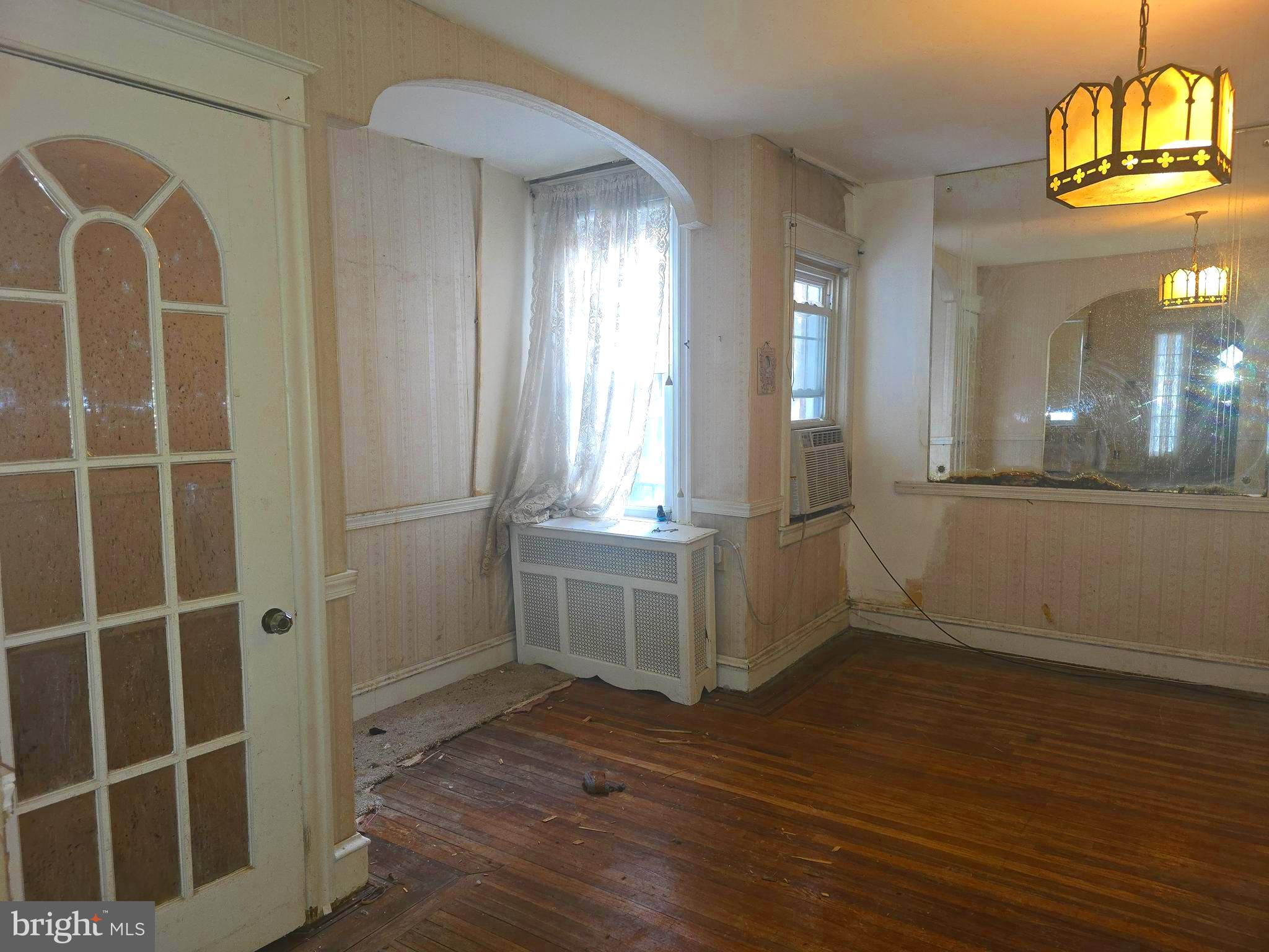 4428 Sherwood Road Philadelphia, PA 19131 - Photo 5 of 19