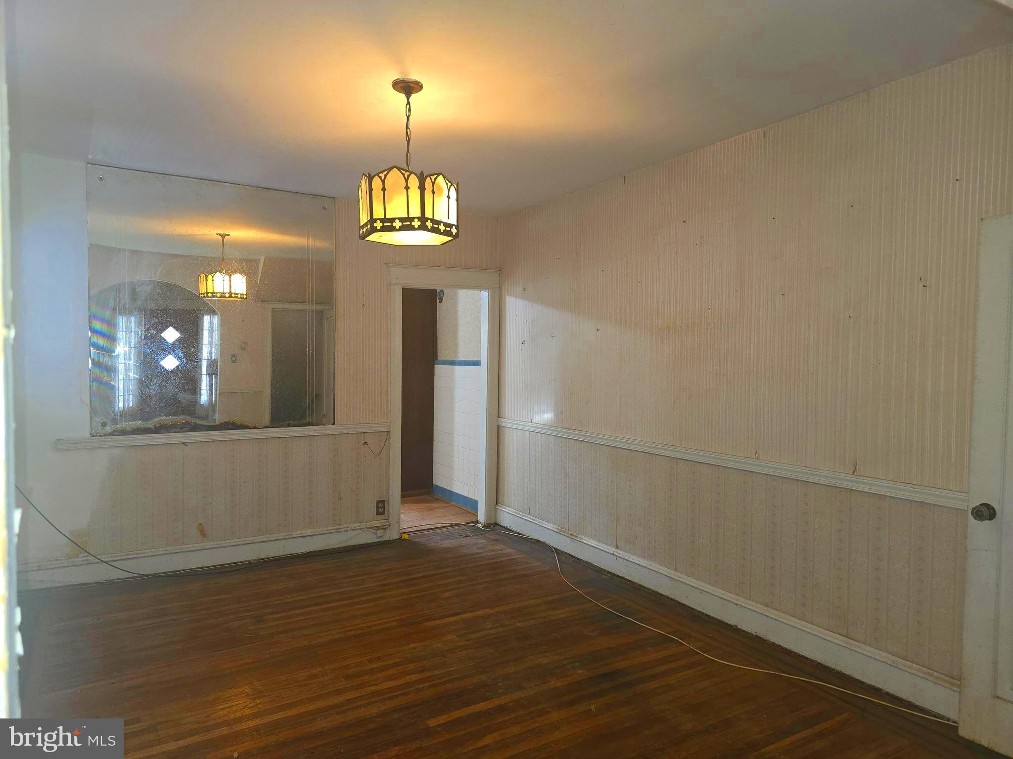 4428 Sherwood Road Philadelphia, PA 19131 - Photo 6 of 19