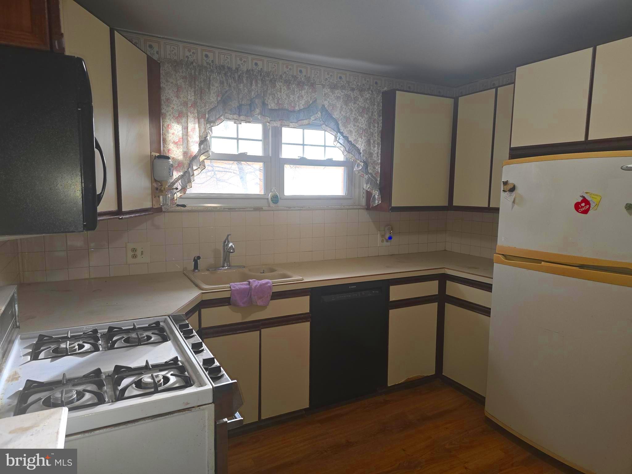 4428 Sherwood Road Philadelphia, PA 19131 - Photo 7 of 19