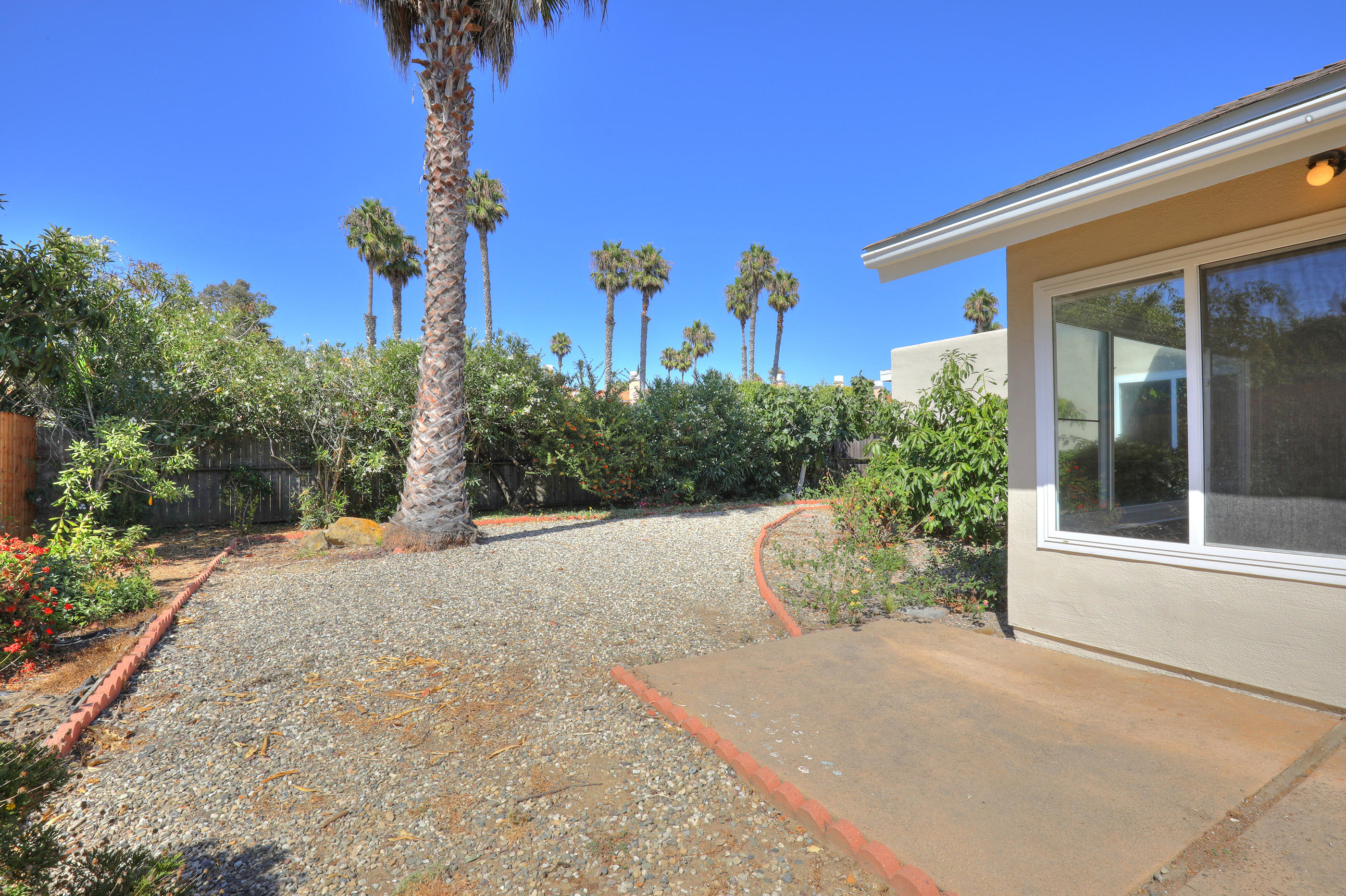 421 Reed Court Goleta, CA 93117 - Photo 20 of 21 Side Yard