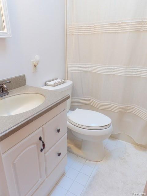 19226 Champaign Road Allen Park, MI 48101 - Photo 58 of 78 57. UPDATED MAIN LEVEL BATH WITH CERAMIC TILE FLOOR + SHOWER SURROUND WITH 4 SOAP-SHAMPOO SHELVES!