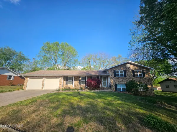$349,900 | 1105 North 14th Street, Monett, MO 65708