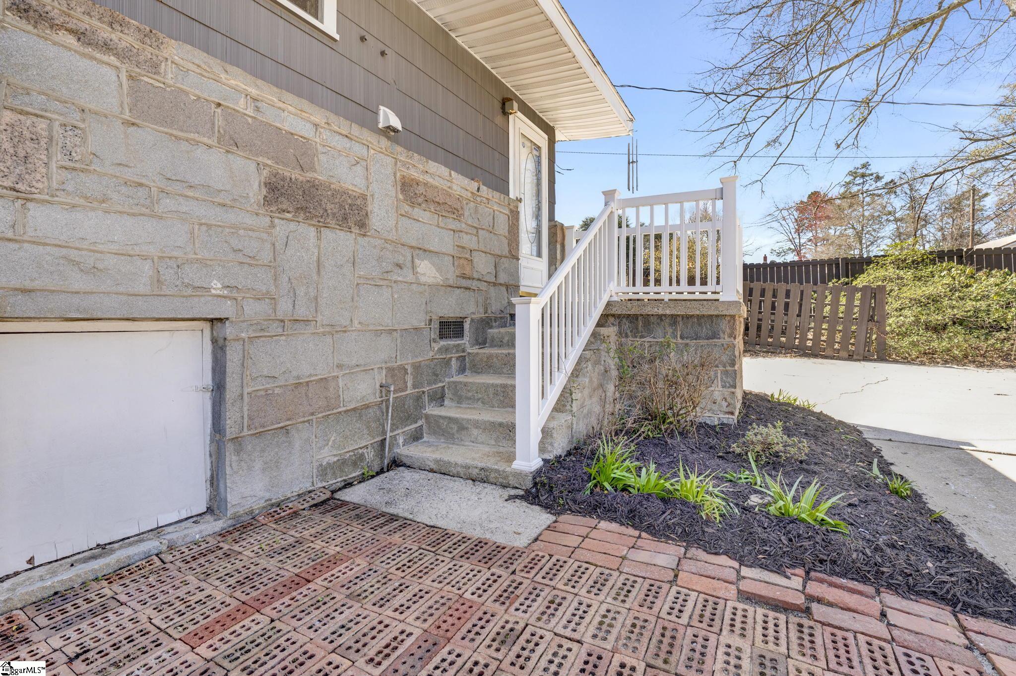 237 Old Grove Road Greenville, SC 29605 - Photo 29 of 36