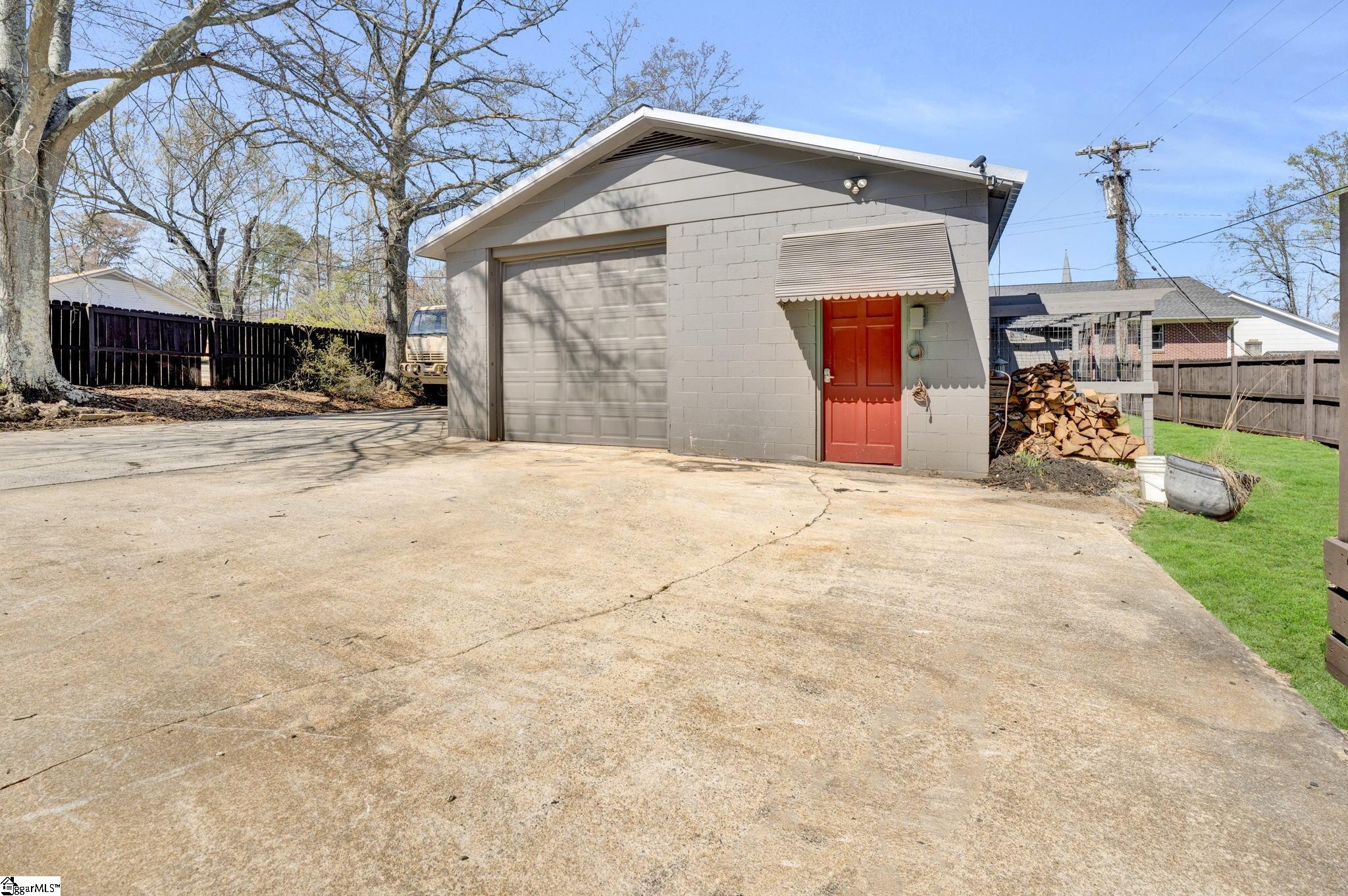 237 Old Grove Road Greenville, SC 29605 - Photo 32 of 36