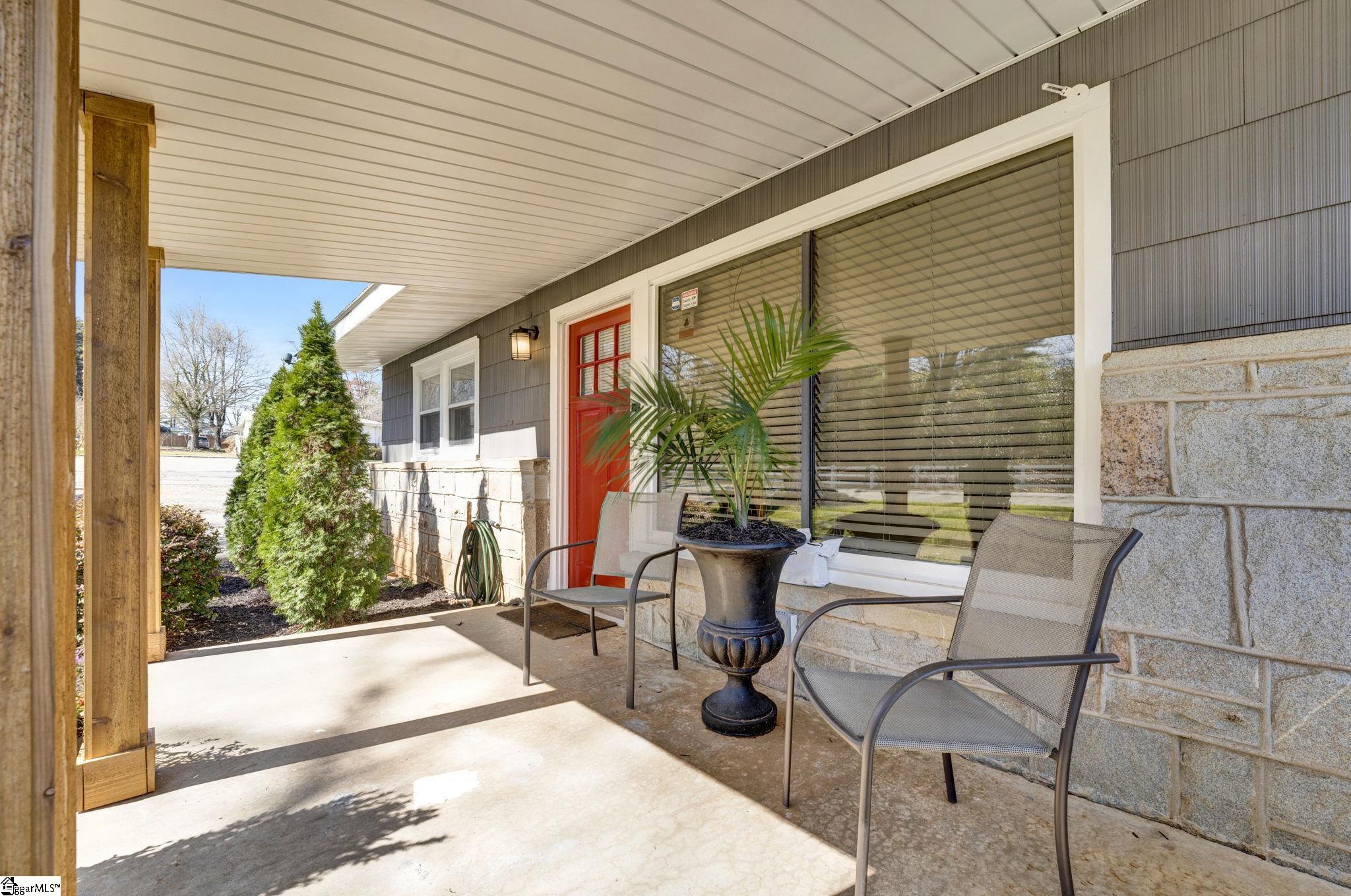 237 Old Grove Road Greenville, SC 29605 - Photo 4 of 36