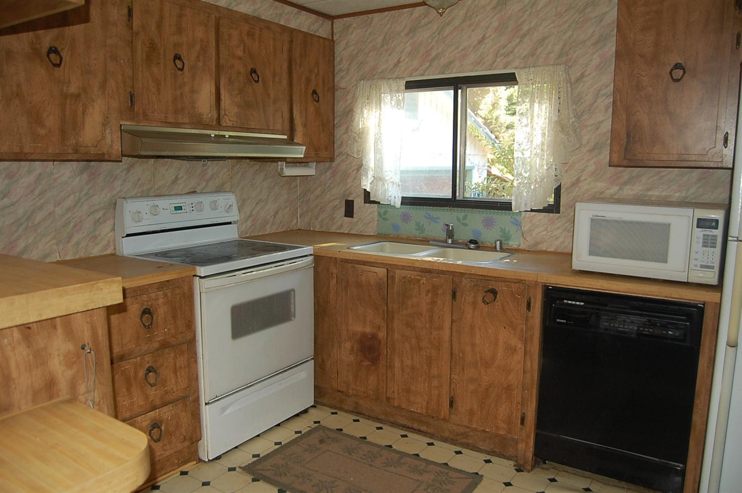 904 Queens Branch Road Rogue River, OR 97537 - Photo 17 of 21 Gallery Image 17