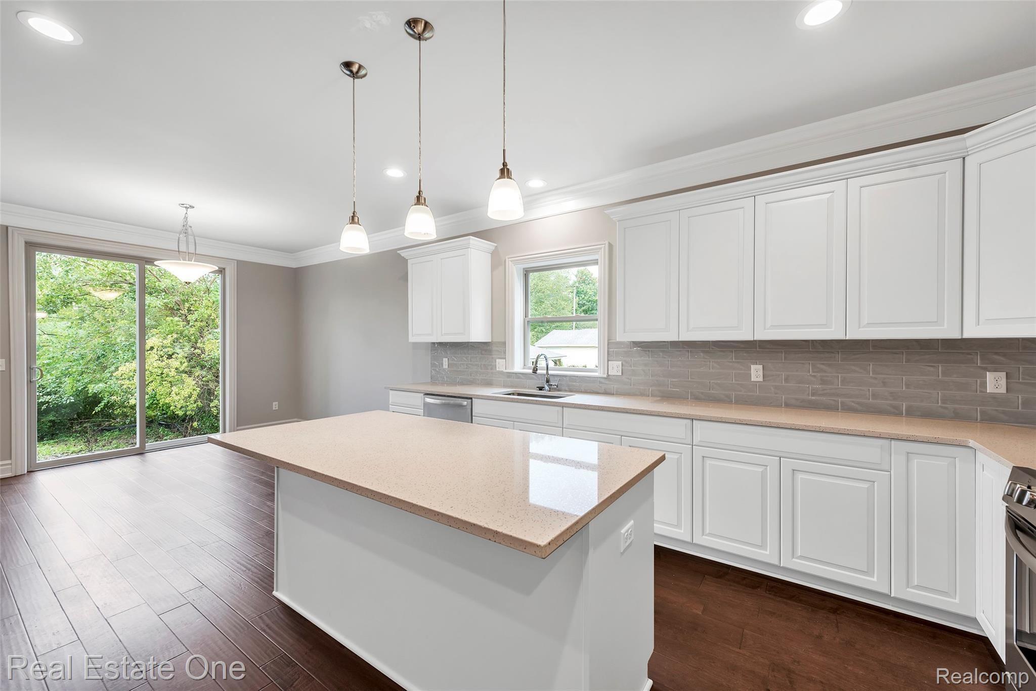 3859 Dearborn Avenue Rochester, MI 48309 - Photo 6 of 32 3859-Dearborn-Ave-Rochester-Hills-48309-WindowStill-Real-Estate-Photography-6.jpg