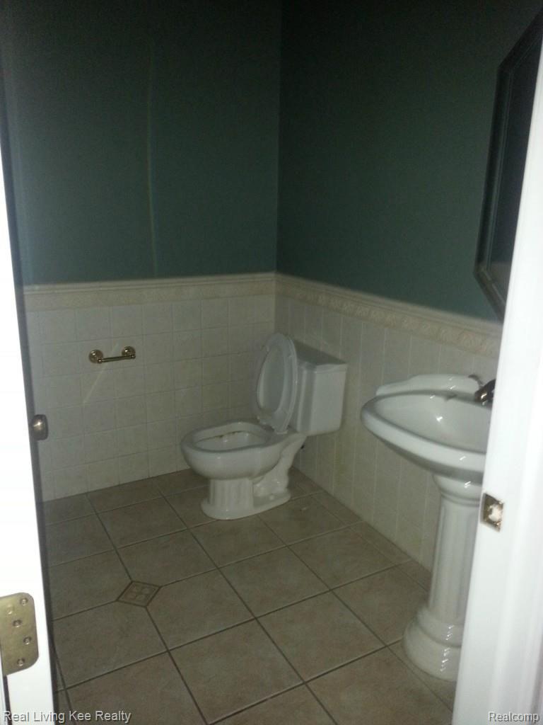 50435 Fairchild Road New Baltimore, MI 48051 - Photo 17 of 22 2014-10-10 07.50
