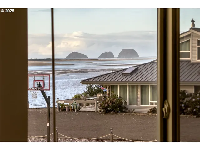 a view of an ocean view