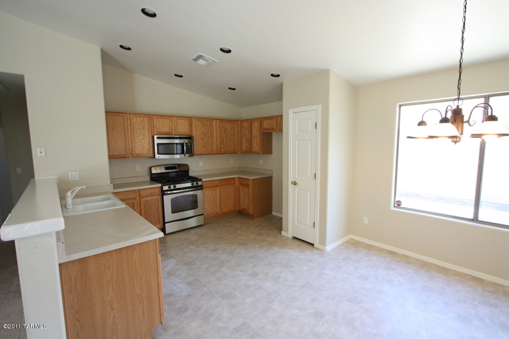 4523 South Valley Road Tucson, AZ 85714 - Photo 2 of 18