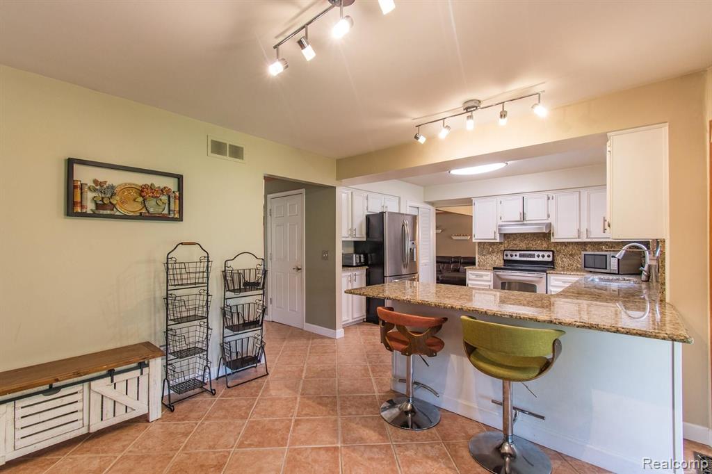 2604 Winter Park Road Rochester Hills, MI 48309 - Photo 20 of 48