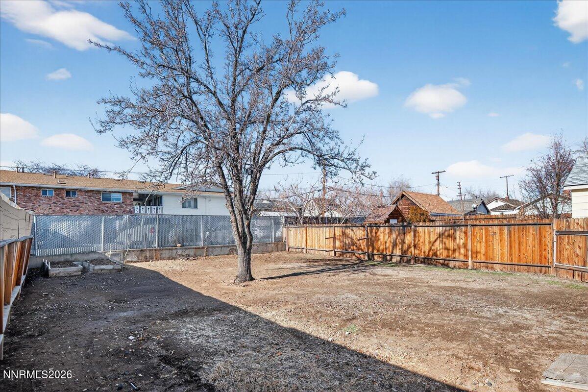 1339 Locust Street Reno, NV 89502 - Photo 21 of 23 a view of wooden fence
