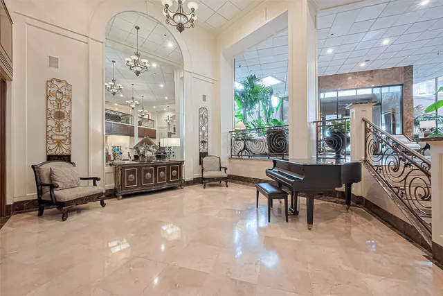 a view of en suite bathroom