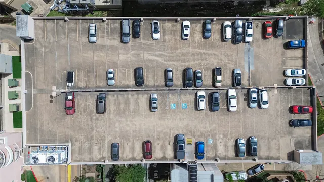 $3,450 | 3525 Sage Road, Unit 1517, Houston, TX 77056