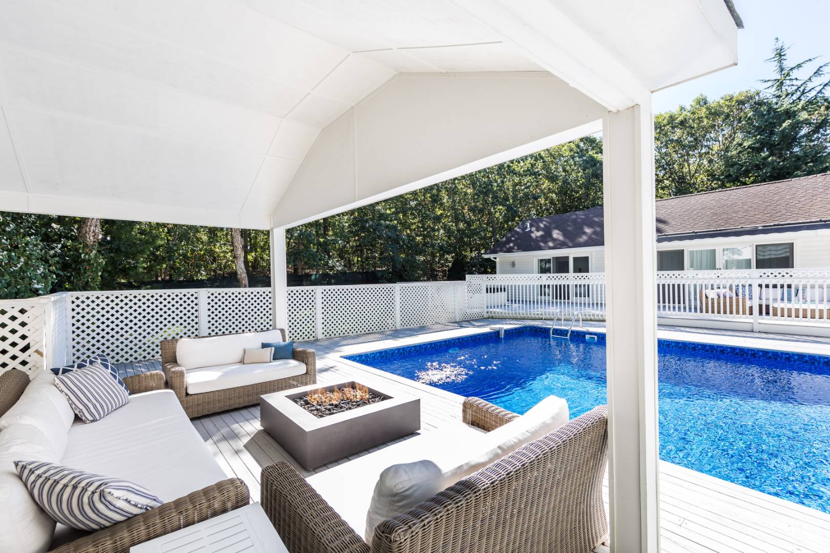 34 West Gate Road Wainscott, NY 11975 - Photo 2 of 14