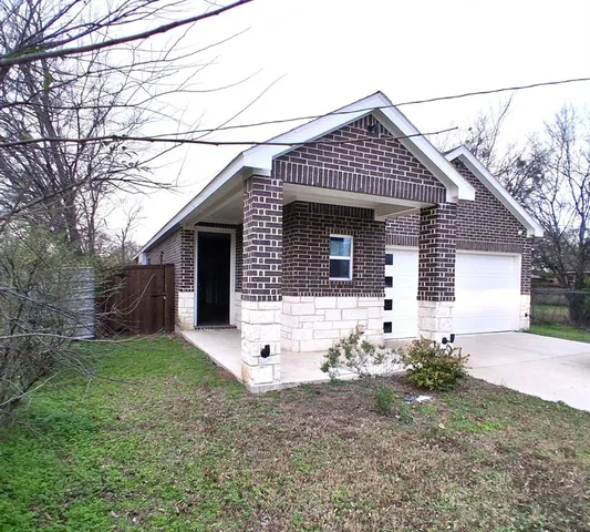 $251,000 | 1212 South Rockwall Avenue, Terrell, TX 75160