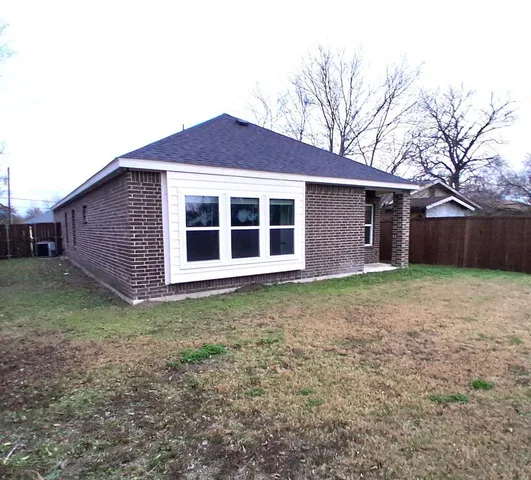 $251,000 | 1212 South Rockwall Avenue, Terrell, TX 75160