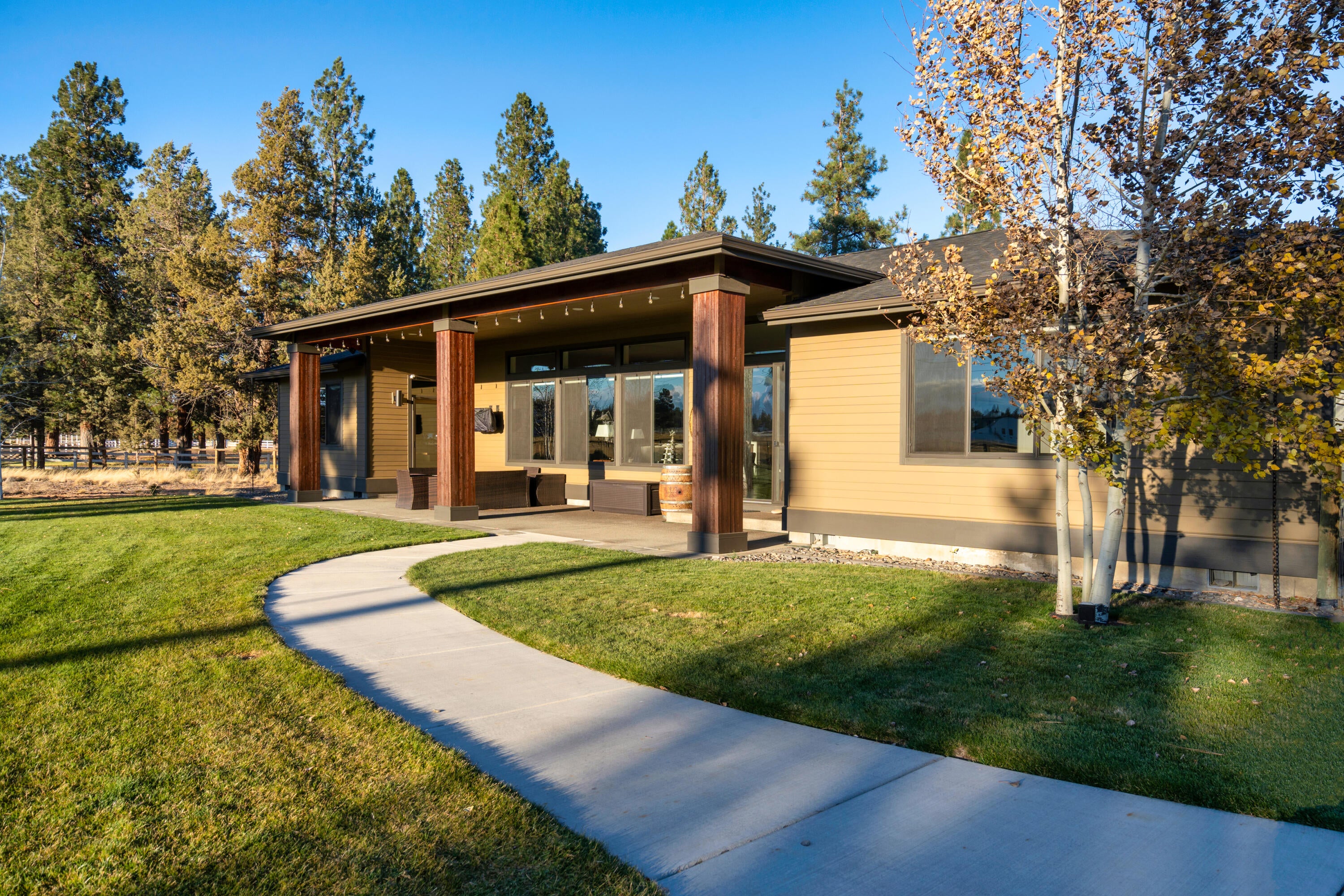 67910 Cloverdale Road Sisters, OR 97759 - Photo 14 of 49 13