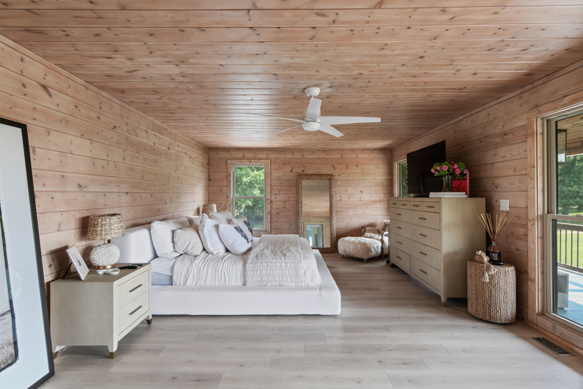 7720 Smith Road Primm Springs, TN 38476 - Photo 19 of 58 a living room with furniture and a table