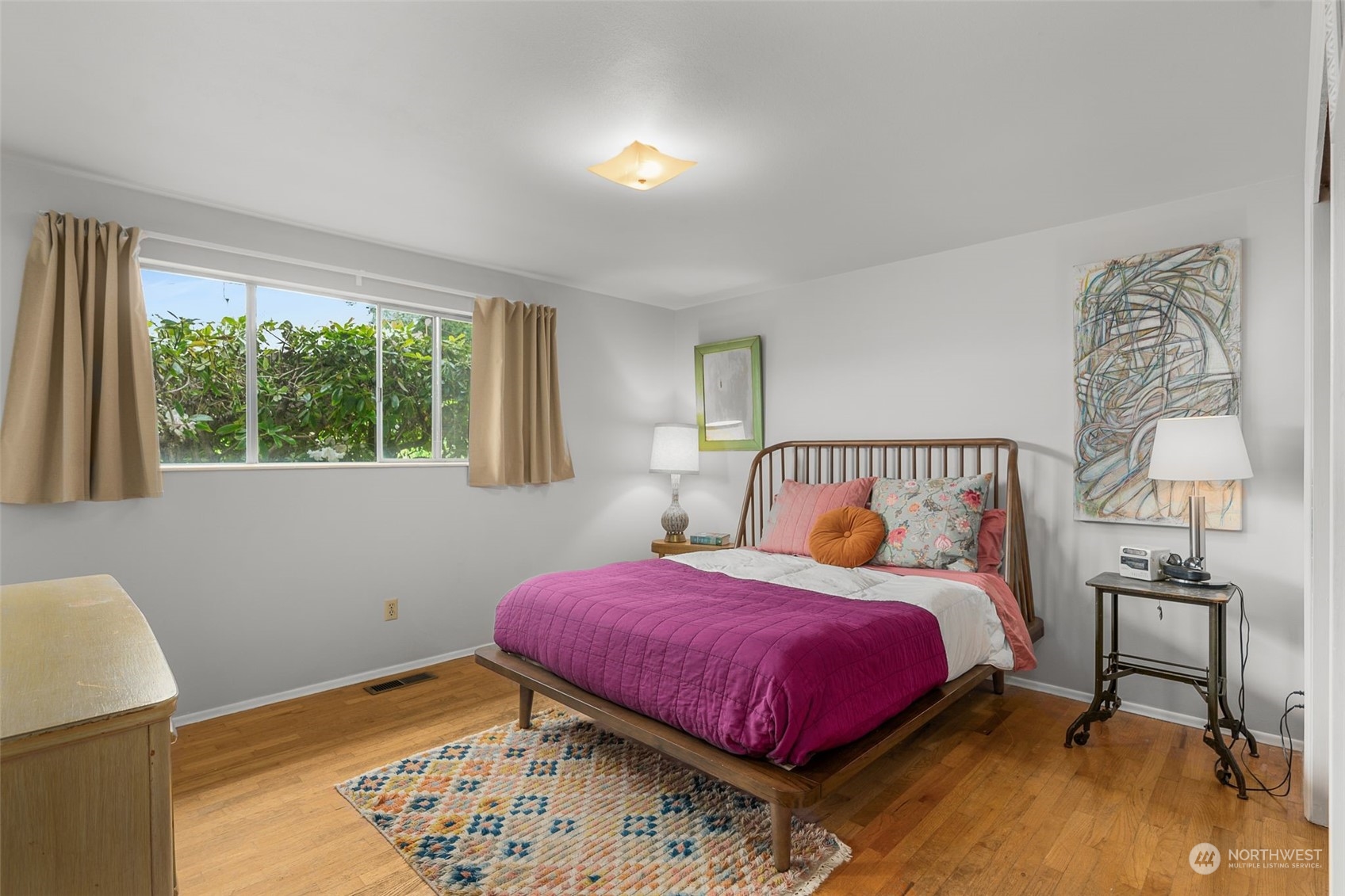 2520 South Raymond Street Seattle, WA 98108 - Photo 14 of 39 a bedroom with a bed and a window