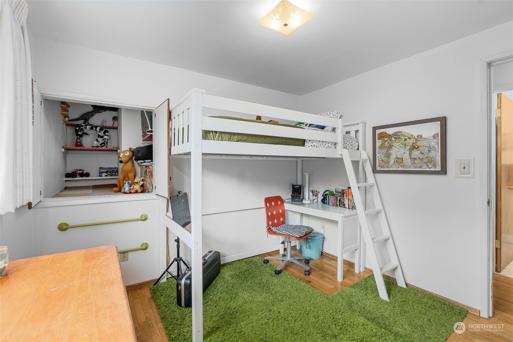 2520 South Raymond Street Seattle, WA 98108 - Photo 18 of 39 a view of a room with gym equipment