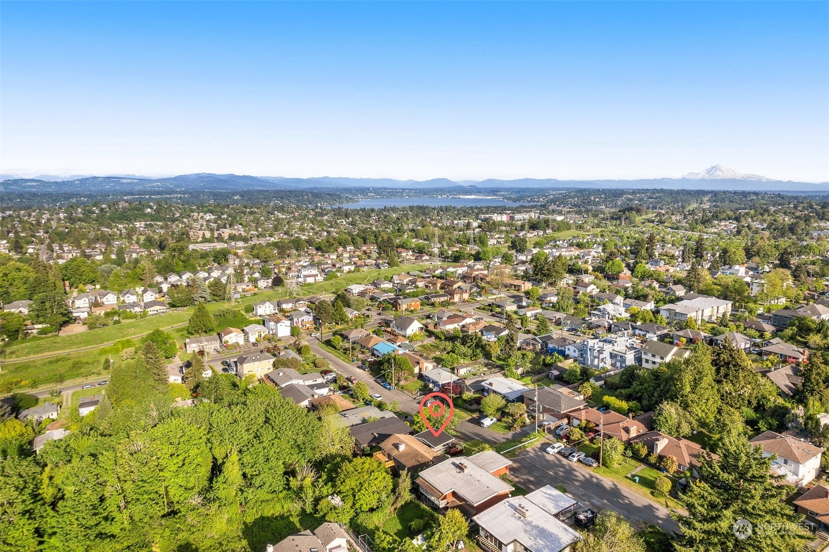 2520 South Raymond Street Seattle, WA 98108 - Photo 2 of 39 a view of city and ocean