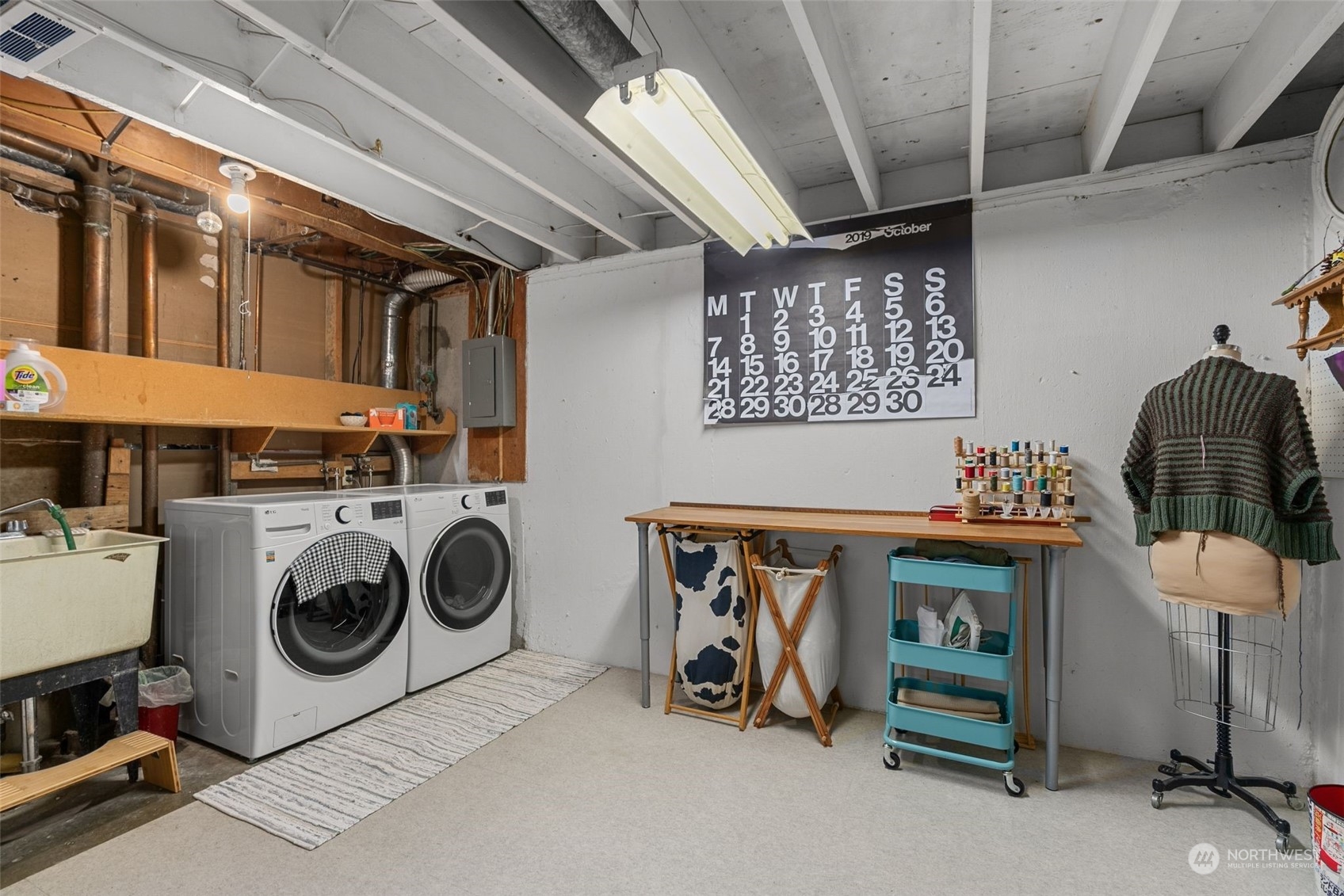 2520 South Raymond Street Seattle, WA 98108 - Photo 26 of 39 a utility room with dryer and washer