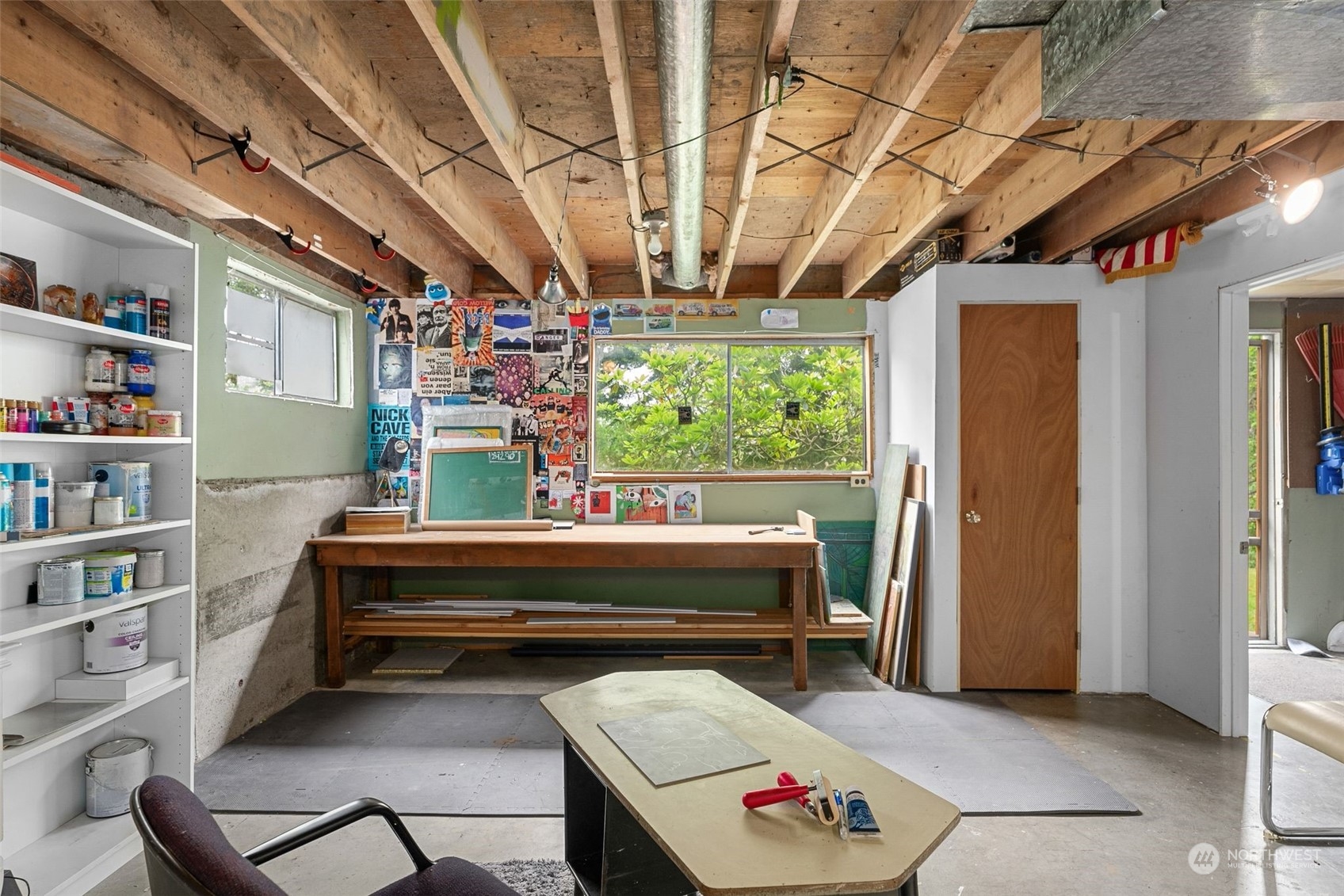 2520 South Raymond Street Seattle, WA 98108 - Photo 27 of 39 a view of livingroom with furniture window and entryway