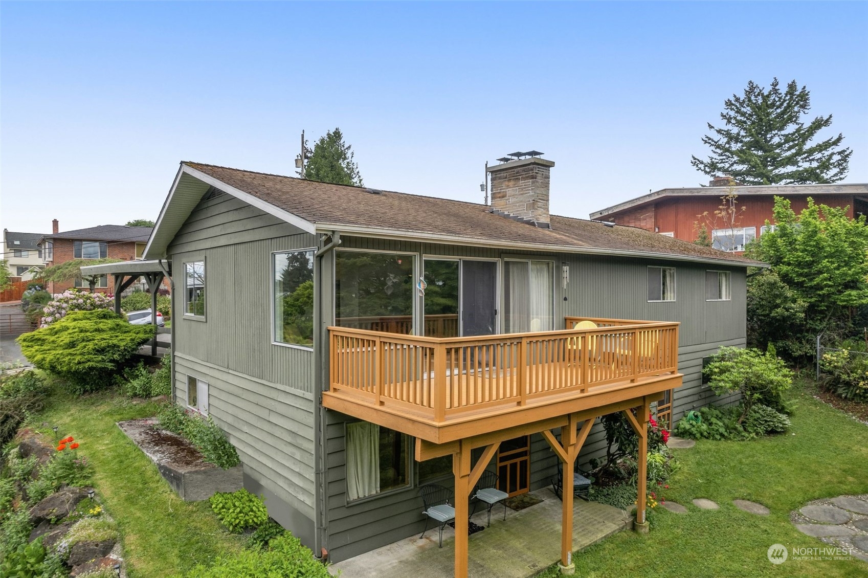 2520 South Raymond Street Seattle, WA 98108 - Photo 30 of 39 a view of a house with a chairs and table in a patio