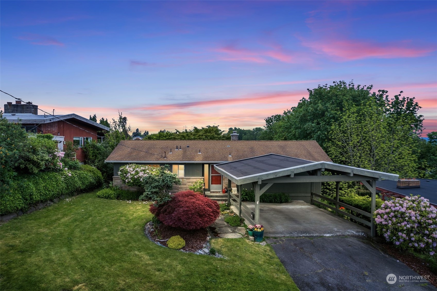 2520 South Raymond Street Seattle, WA 98108 - Photo 35 of 39 an aerial view of a house with garden space and trees