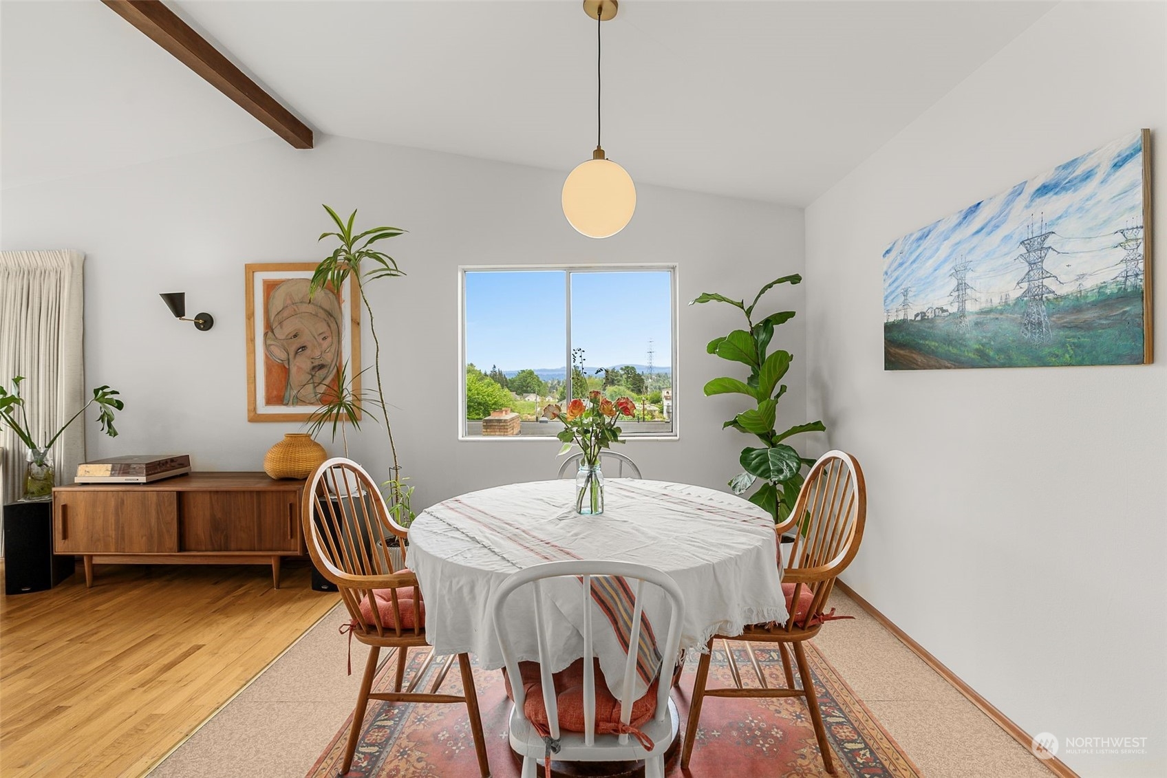 2520 South Raymond Street Seattle, WA 98108 - Photo 10 of 39 a dining room with furniture and window