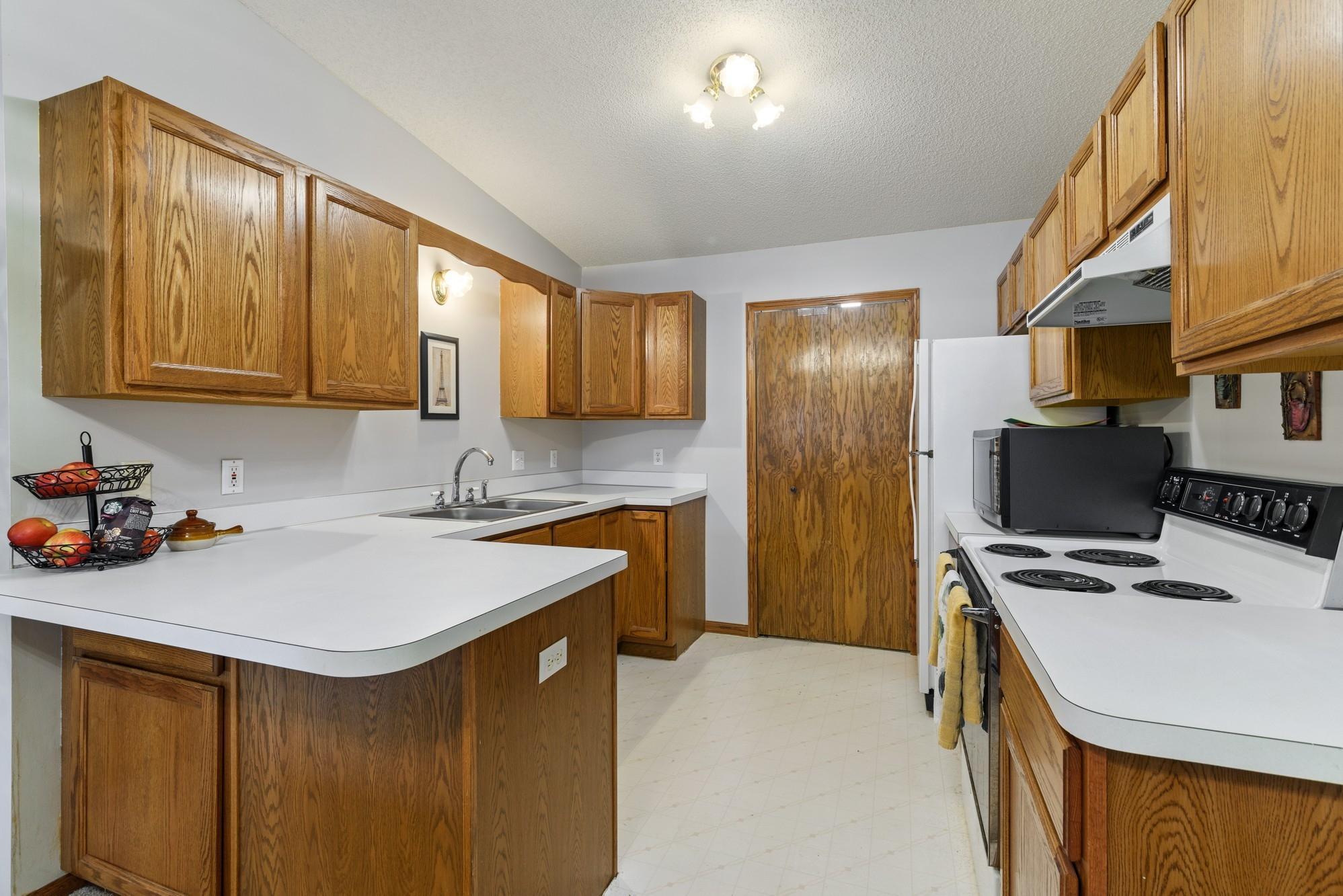 120 Ruth Street North, Unit 4 St. Paul, MN 55119 - Photo 8 of 20 Gallery Image 8