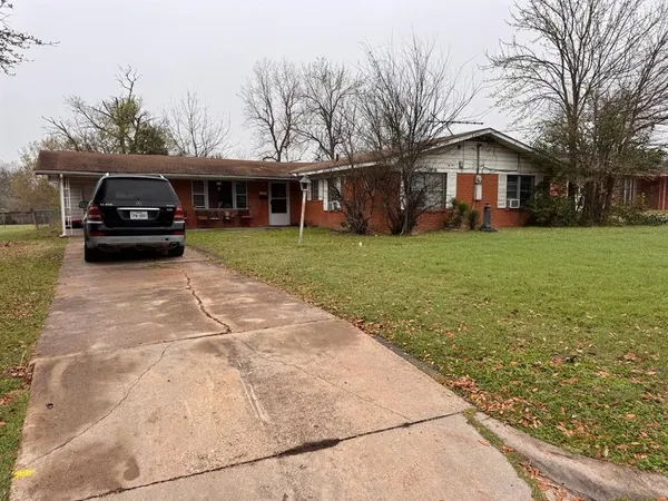 $85,000 | 129 Palm Drive, Marlin, TX 76661