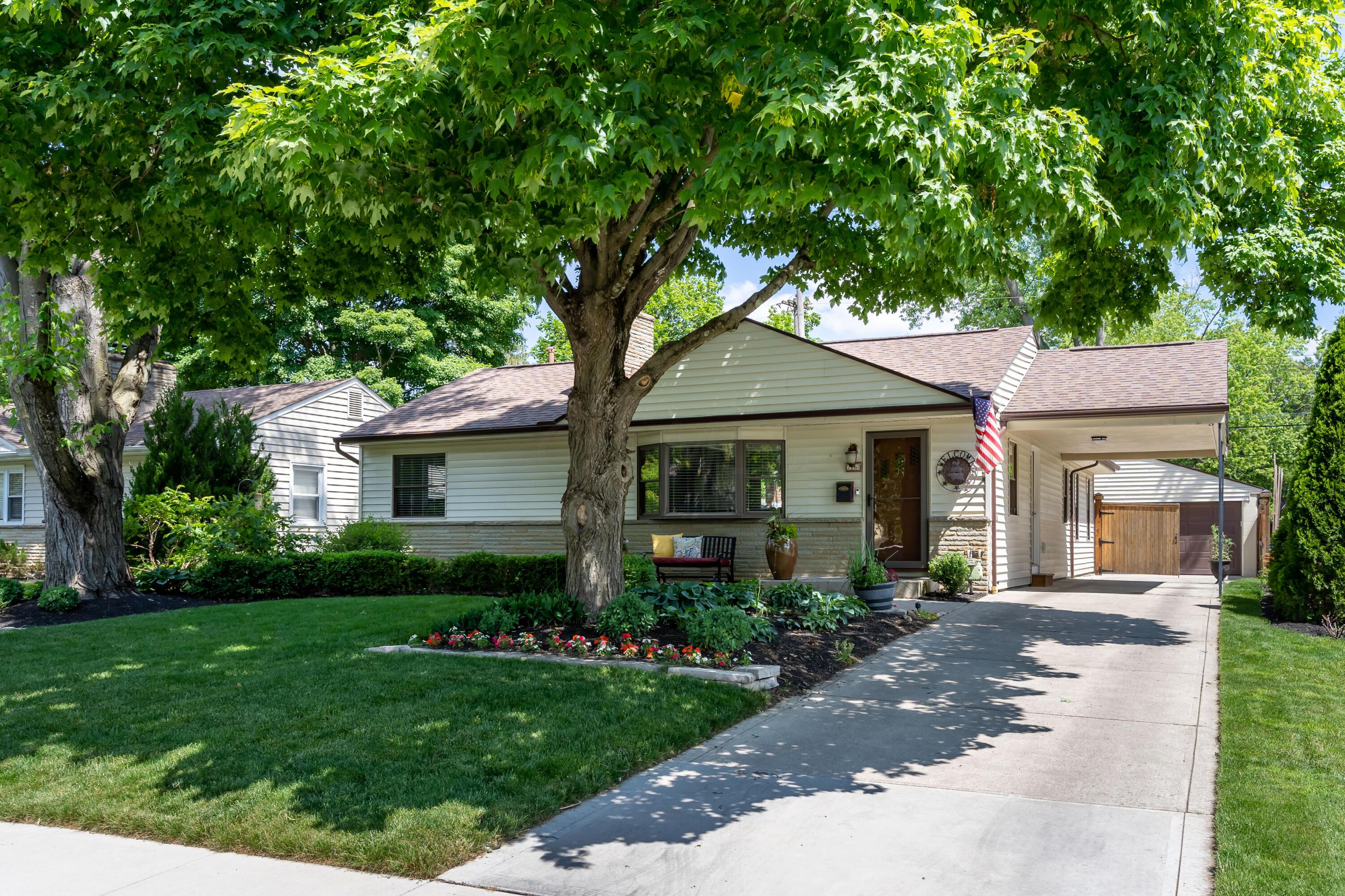 2260 Swansea Road Columbus, OH 43221 - Photo 3 of 48 2260 Swansea_MLS_3