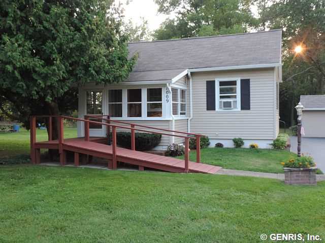 1009 5 Mile Line Road Webster, NY 14580 - Photo 1 of 1 Exterior Front