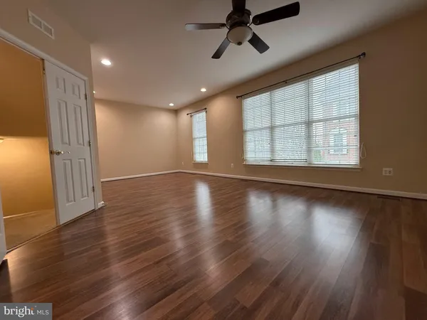 $3,950 | 22949 Fanshaw Square, Brambleton, VA 20148